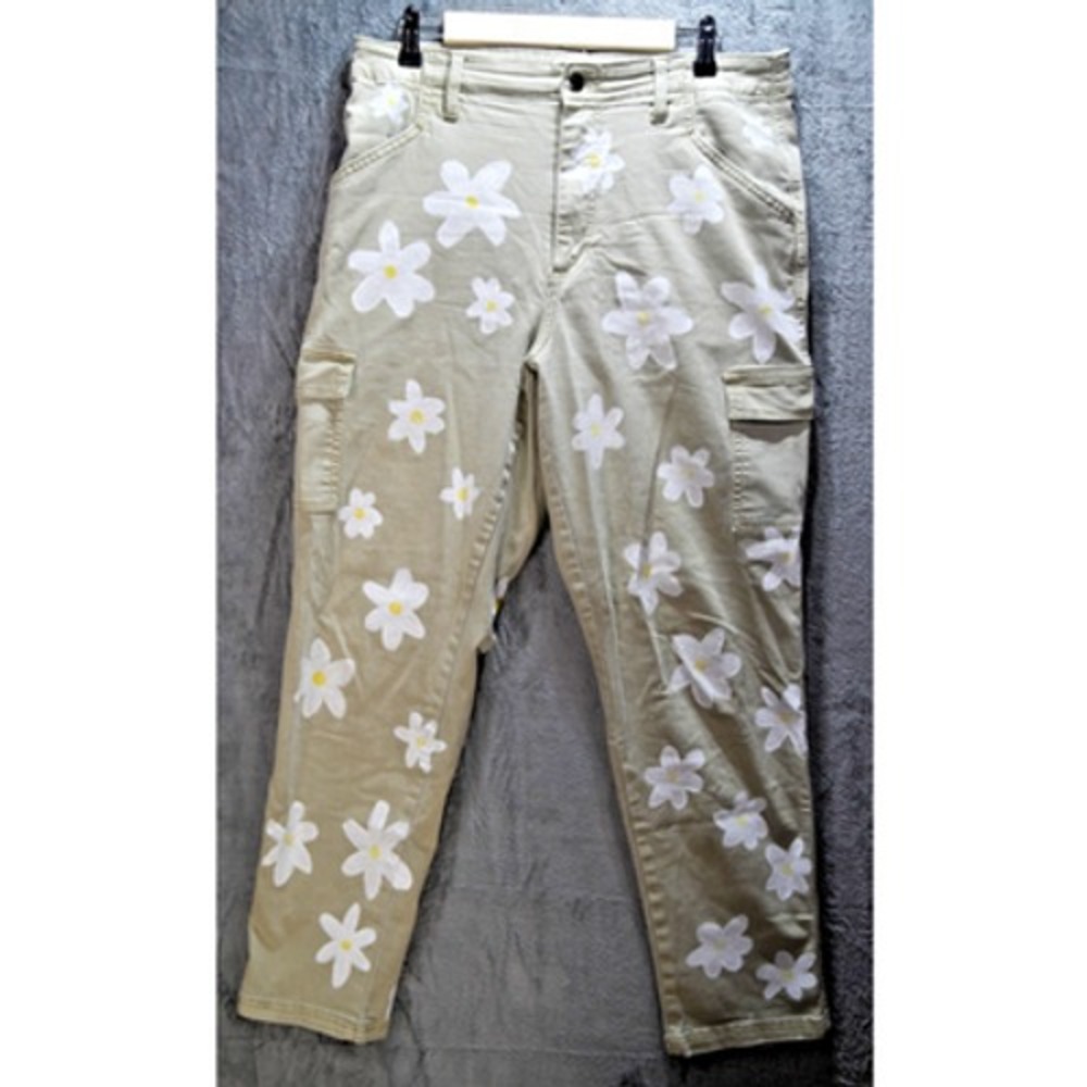 Universal Thread Boyfriend Fit Cargo Pants 12/31R Khaki Daisy Floral Painted
